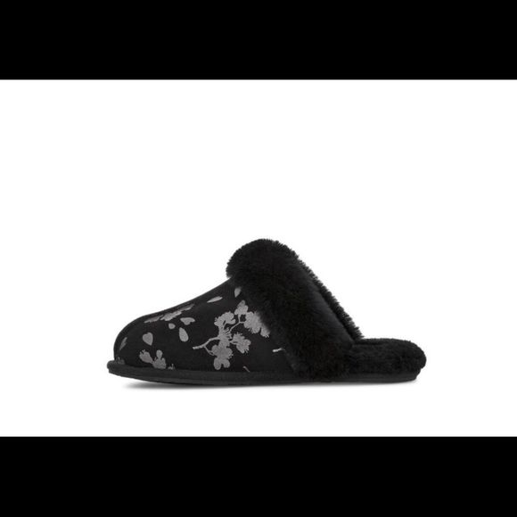 UGG SCUFFETTE II Floral Foil Slippers - Picture 9 of 10